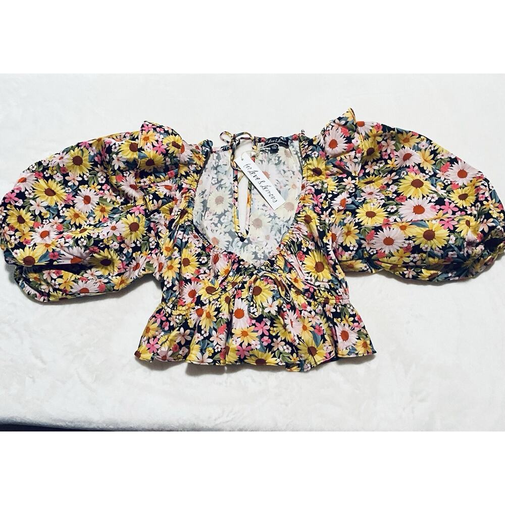 NWT Floral Cropped Short Puff Sleeve Blouse Size XS